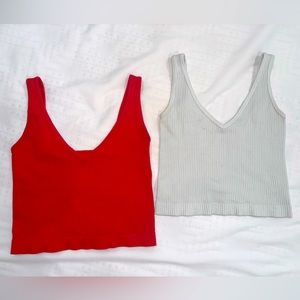 2 women’s tanks